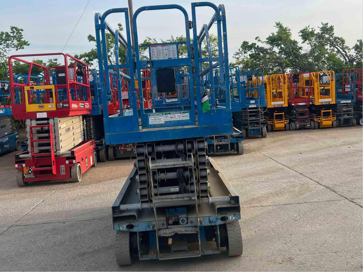 2016 Genie GS-3246-8