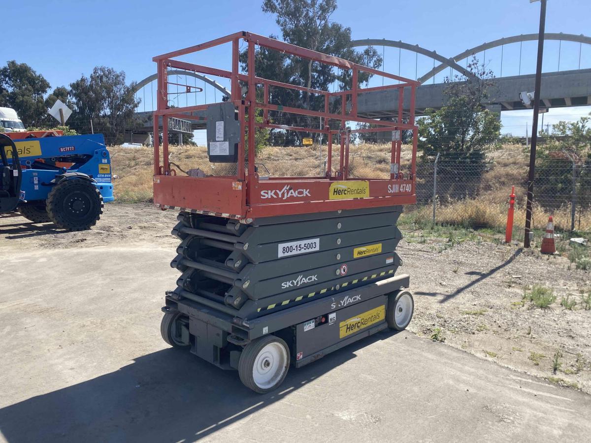 2017 Skyjack SJ4740-3