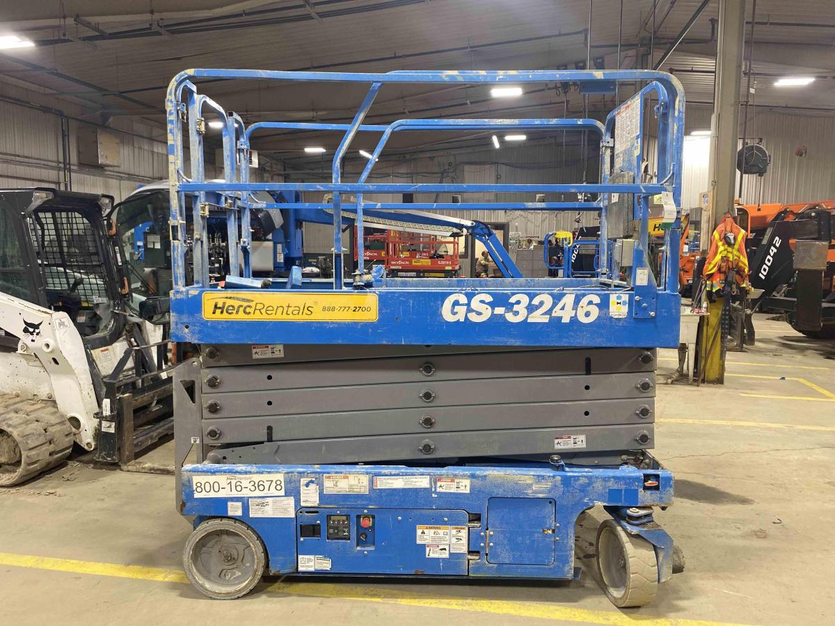 2017 Genie GS-3246