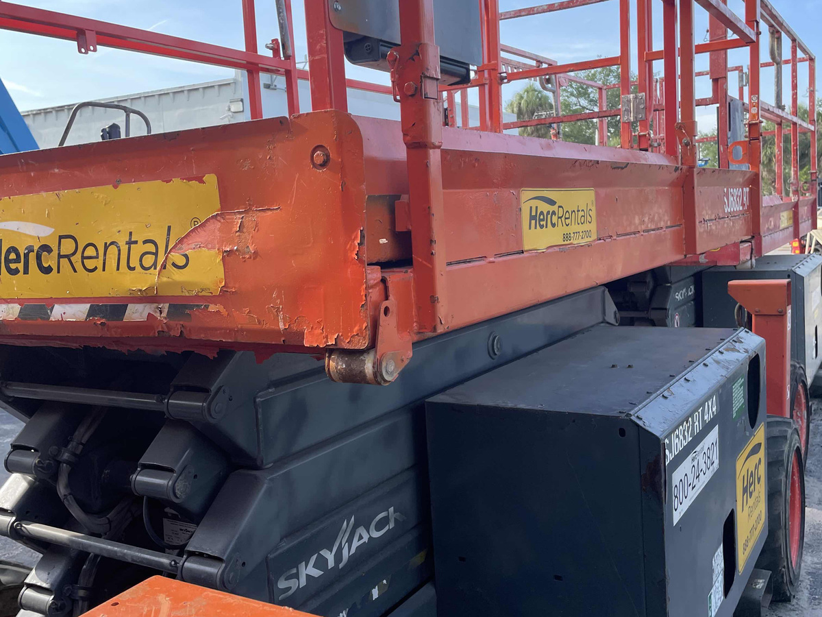 2019 Skyjack SJ-6832RT-2