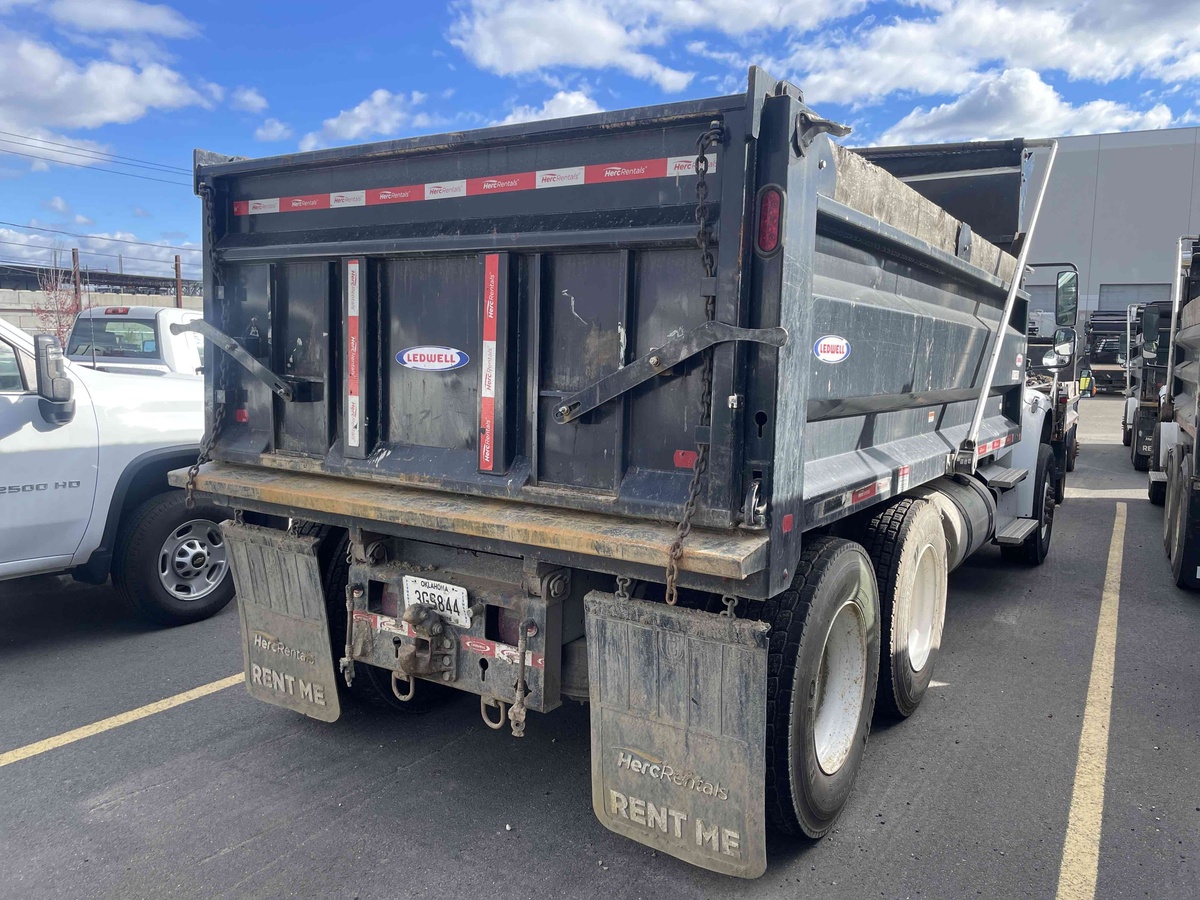 2016 Freightliner M2106-3