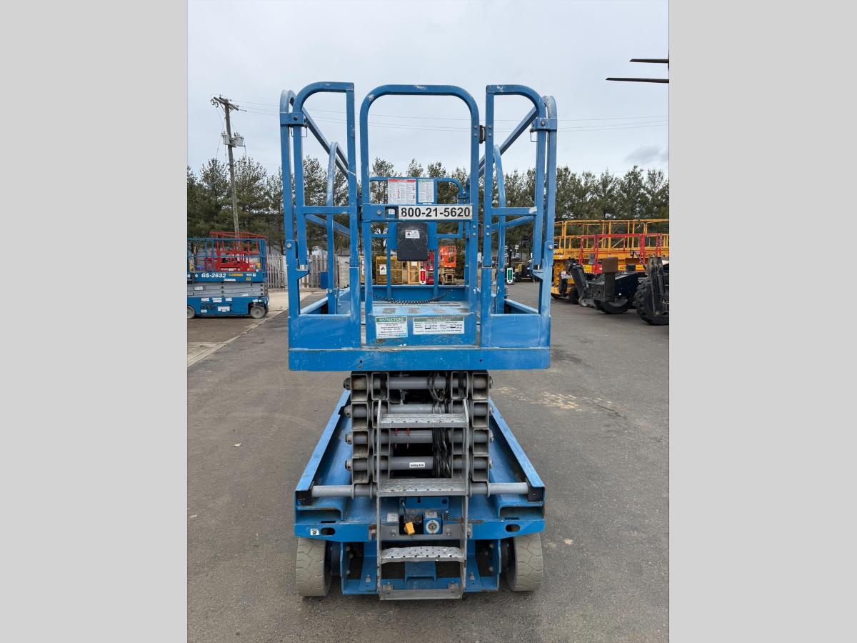 2018 Genie GS-3246