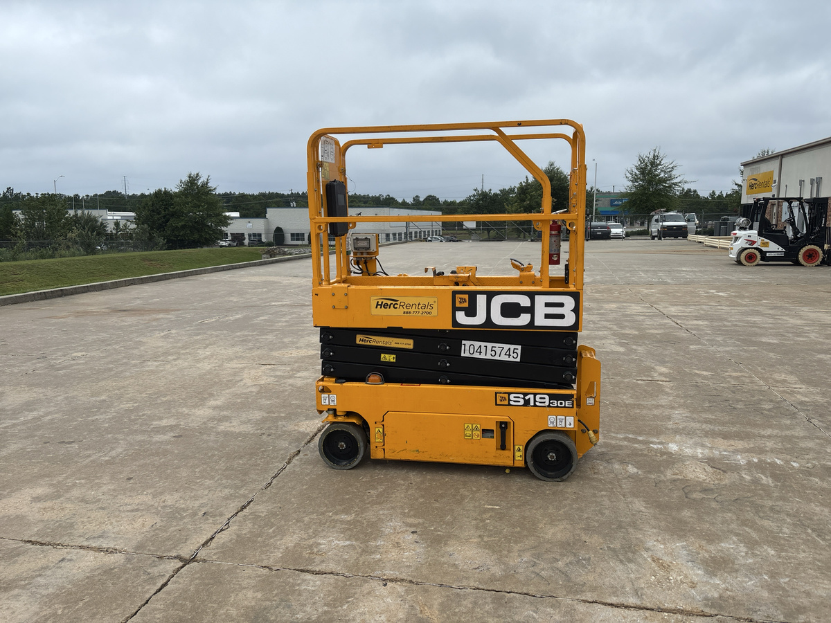 2023 JCB S1930E