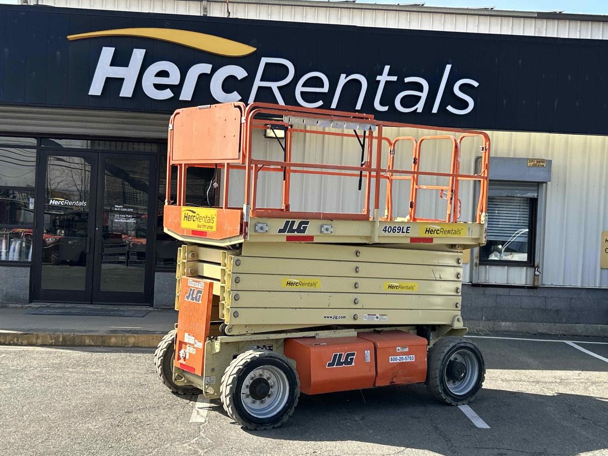 2018 JLG 4069LE