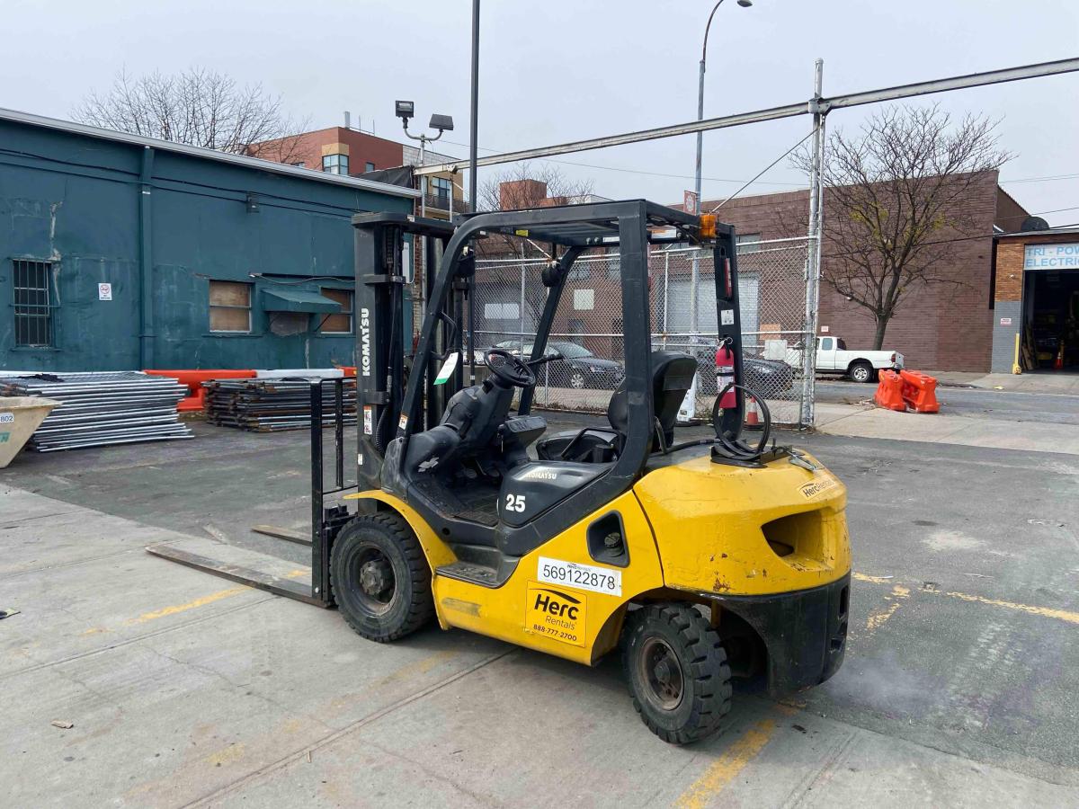 2016 Komatsu FG25T-16