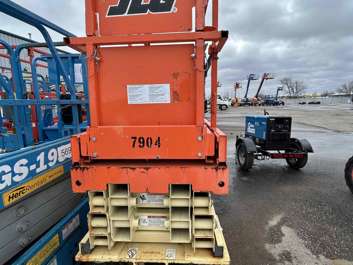 2018 JLG 2032ES