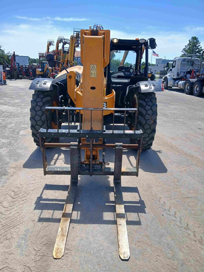 2021 JCB 507-42-8