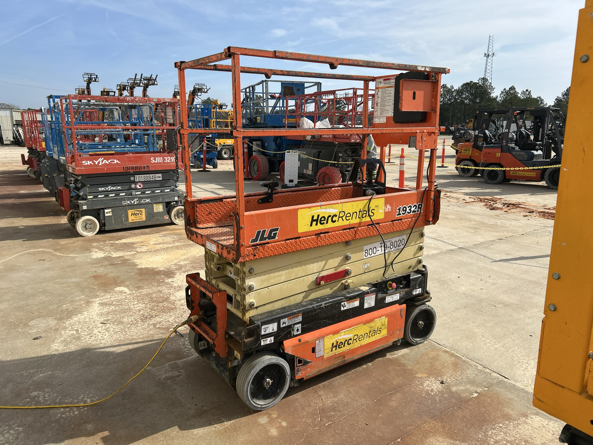 2018 JLG 1932R-13