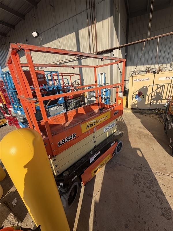 2019 JLG 1932R-4