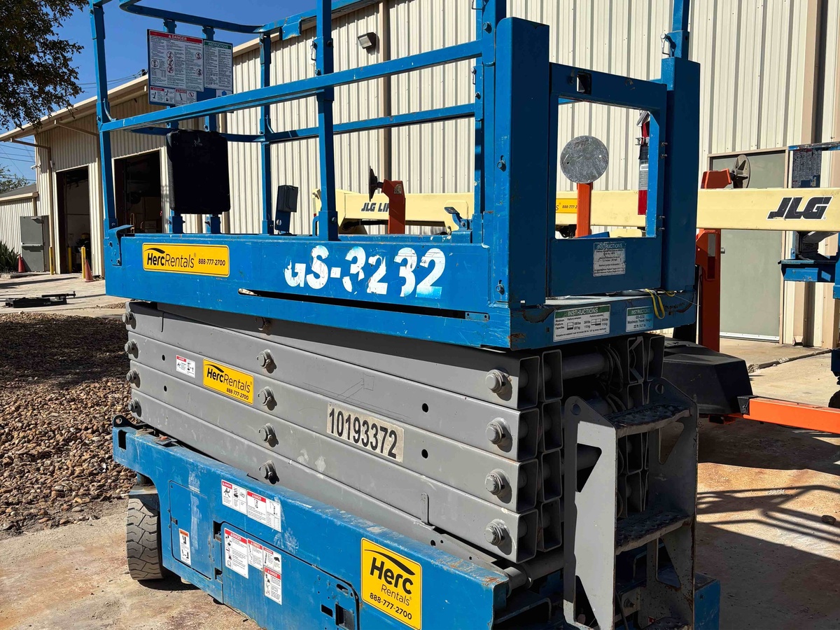 2016 Genie GS-3232-3