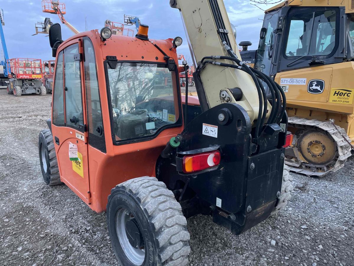2017 JLG G5-18A