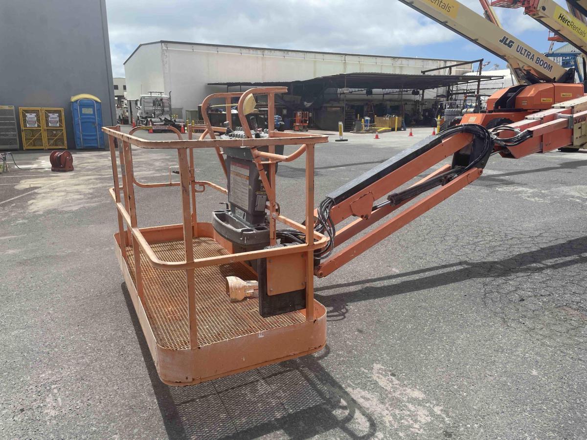 2015 JLG 660SJ