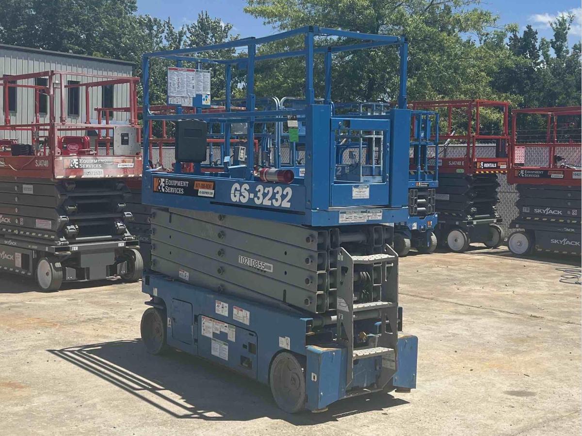 2017 Genie GS-3232