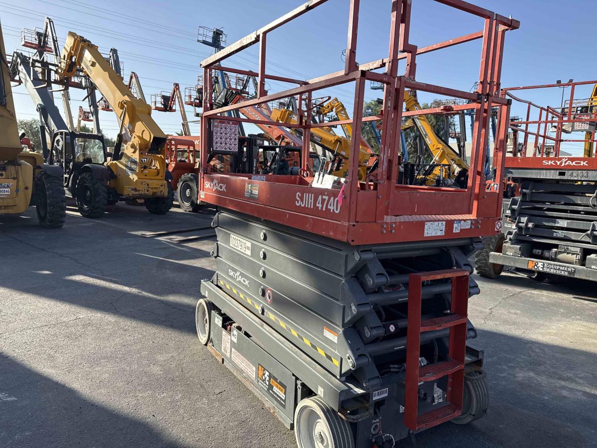 2018 Skyjack SJ4740
