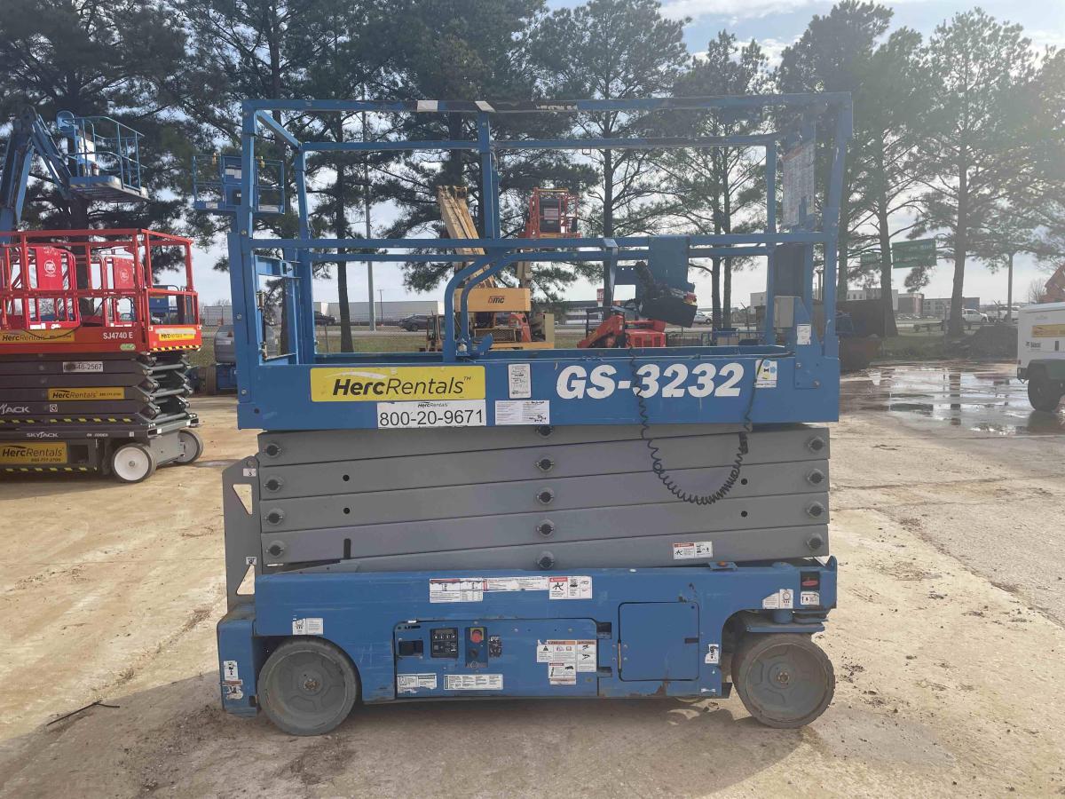 2018 Genie GS-3232