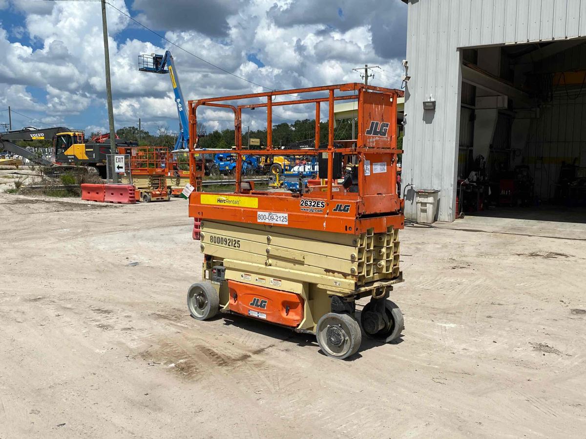 2016 JLG 2632ES