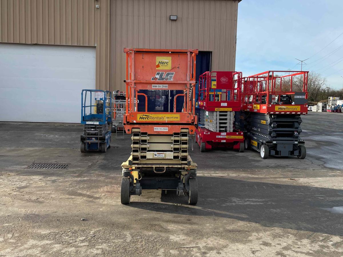 2017 JLG 3246ES-3