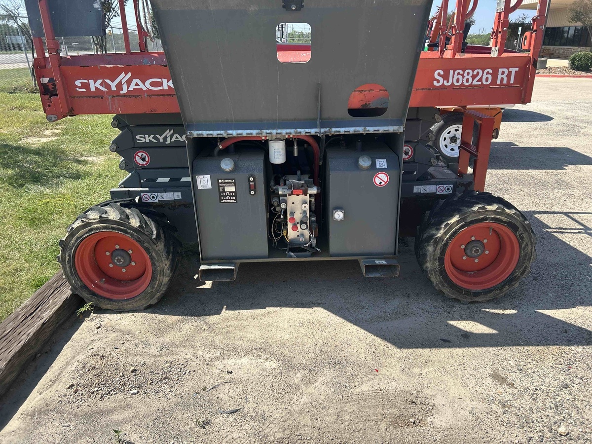 2018 Skyjack SJ-6826RT-6