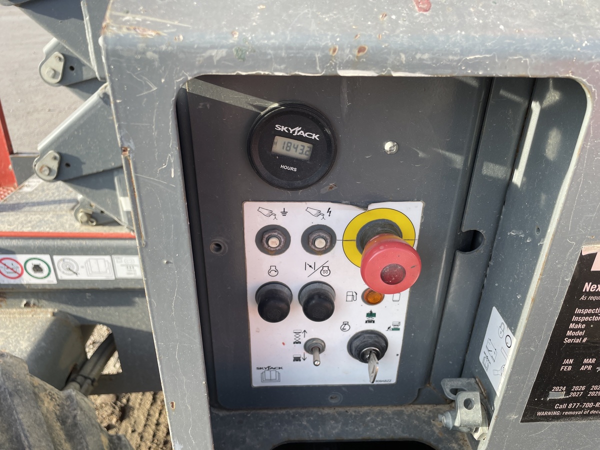 2018 Skyjack SJ-6832RT-7