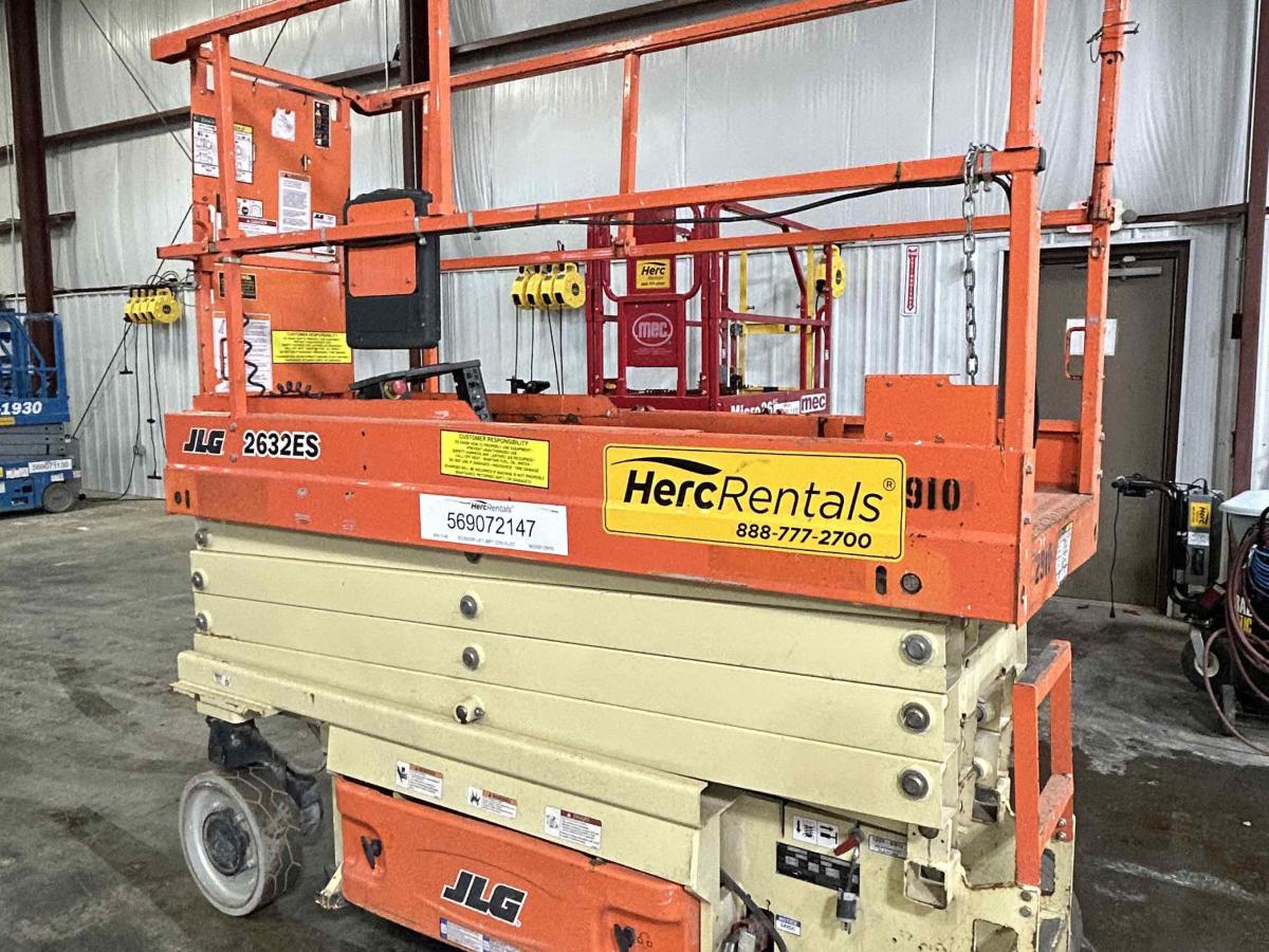 2017 JLG 2632ES