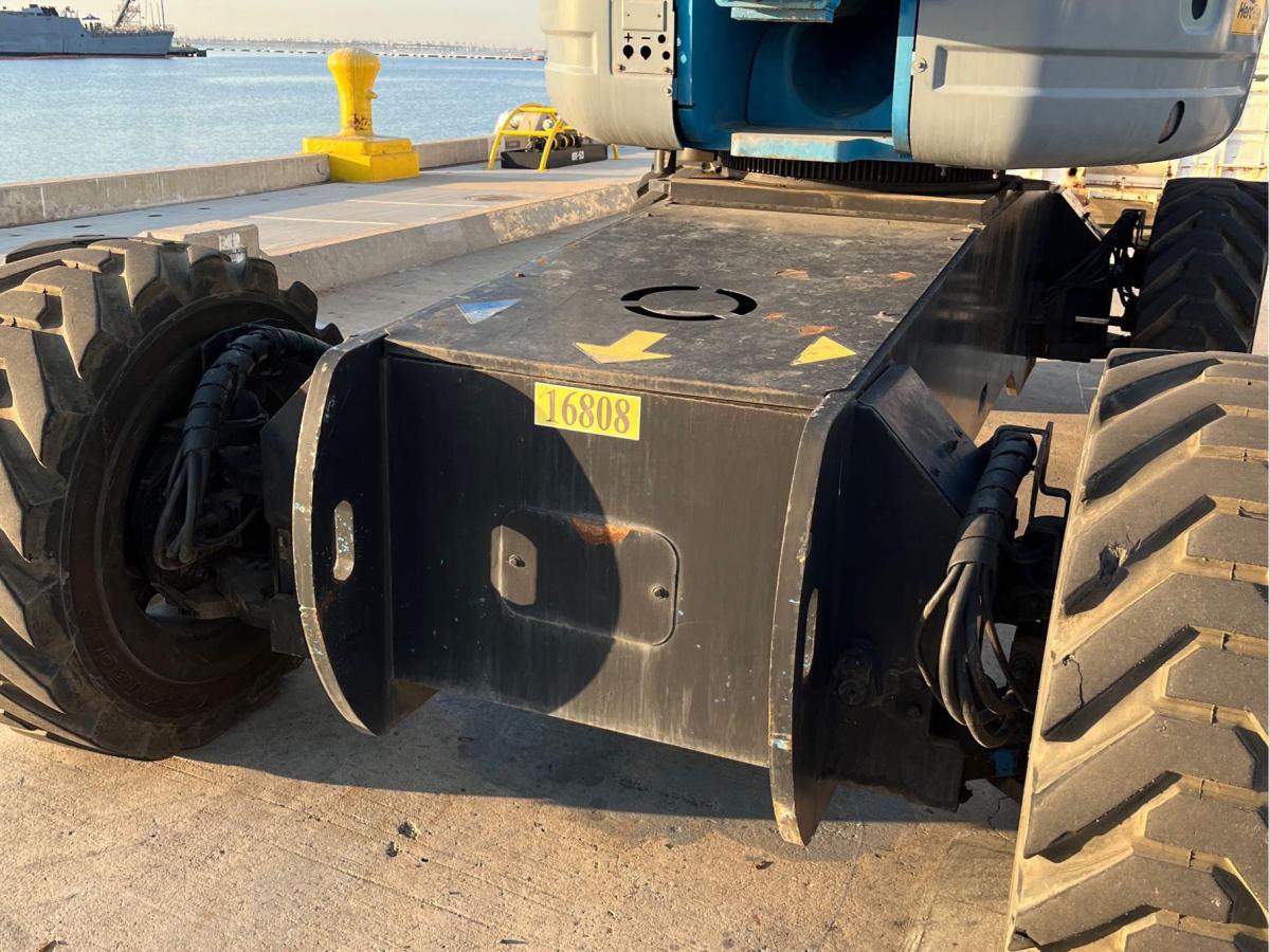 2012 Genie S-125-4