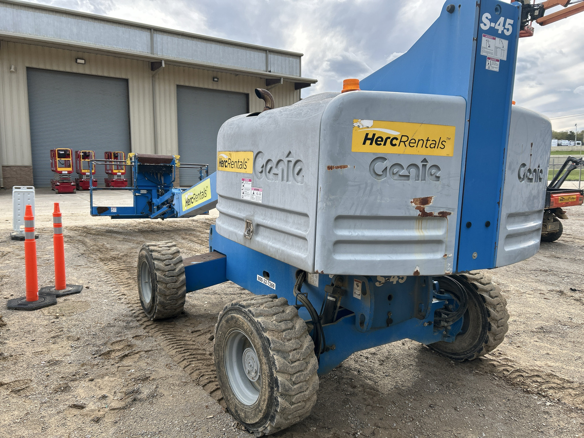 2018 Genie S-45
