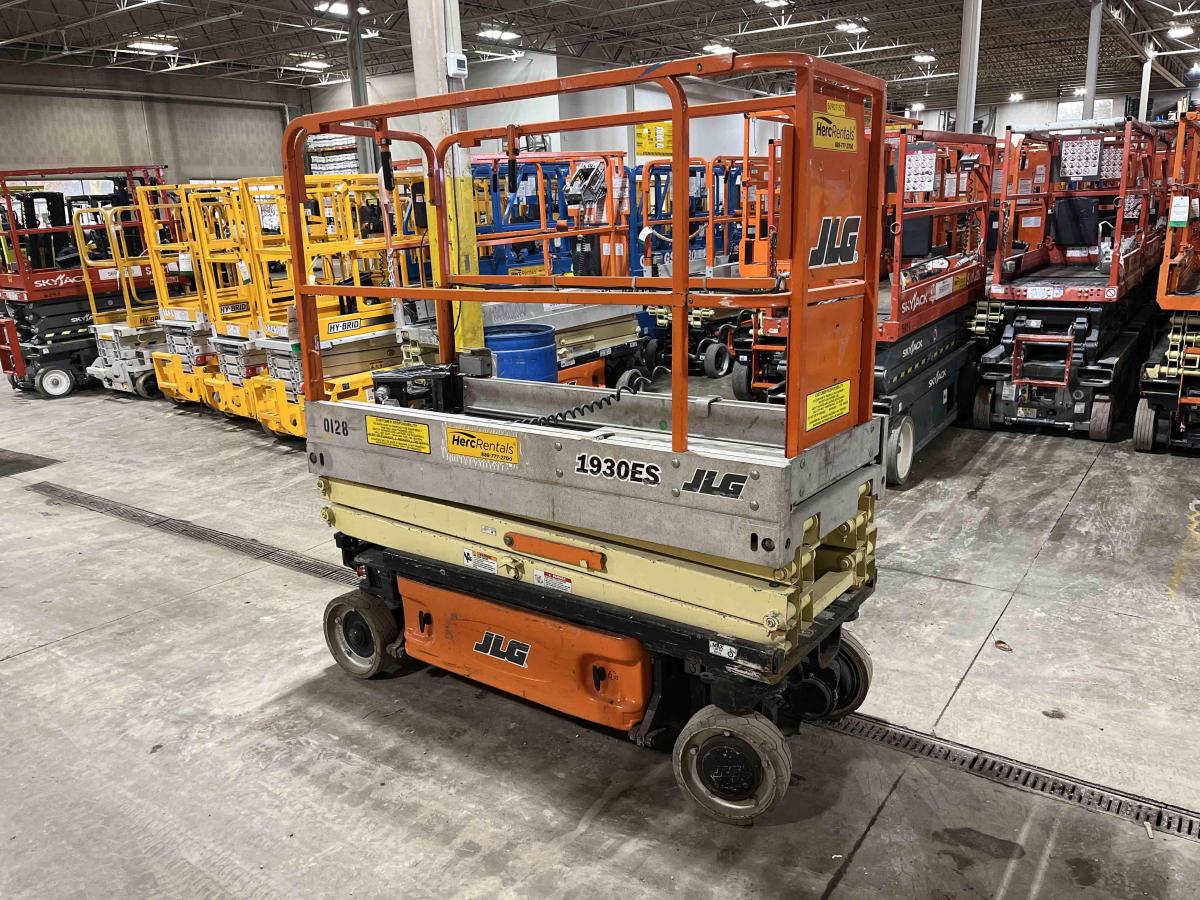 2012 JLG 1930ES