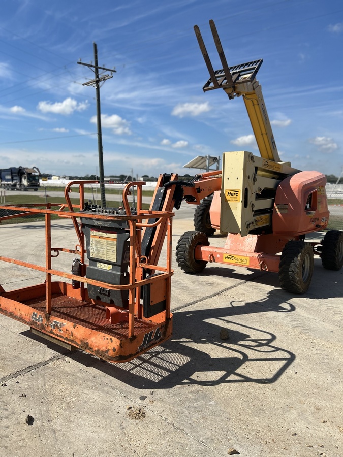 2016 JLG 450AJ
