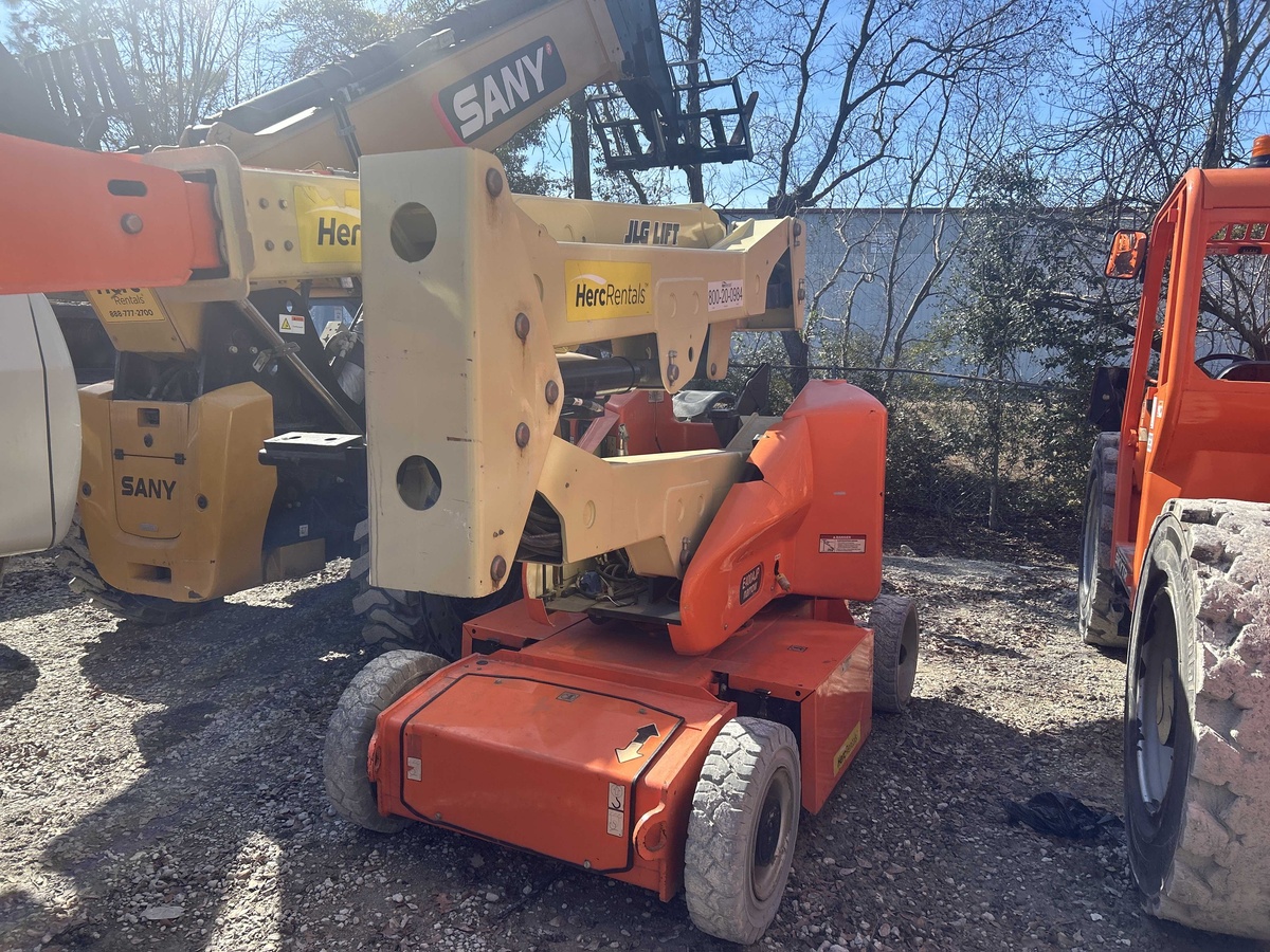 2018 JLG E400AJPN-4