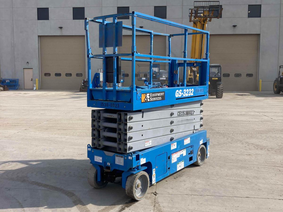 2016 Genie GS-3232