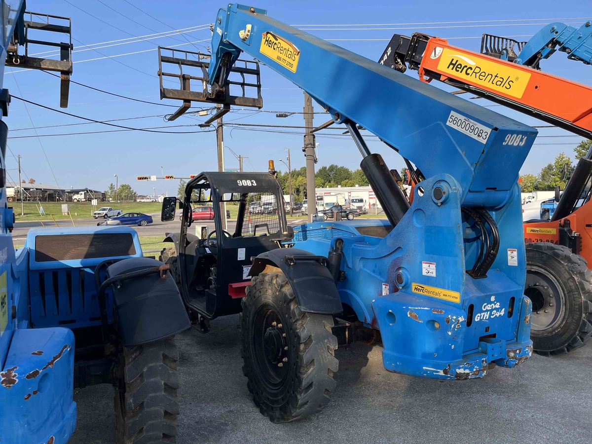 2018 Genie GTH 844