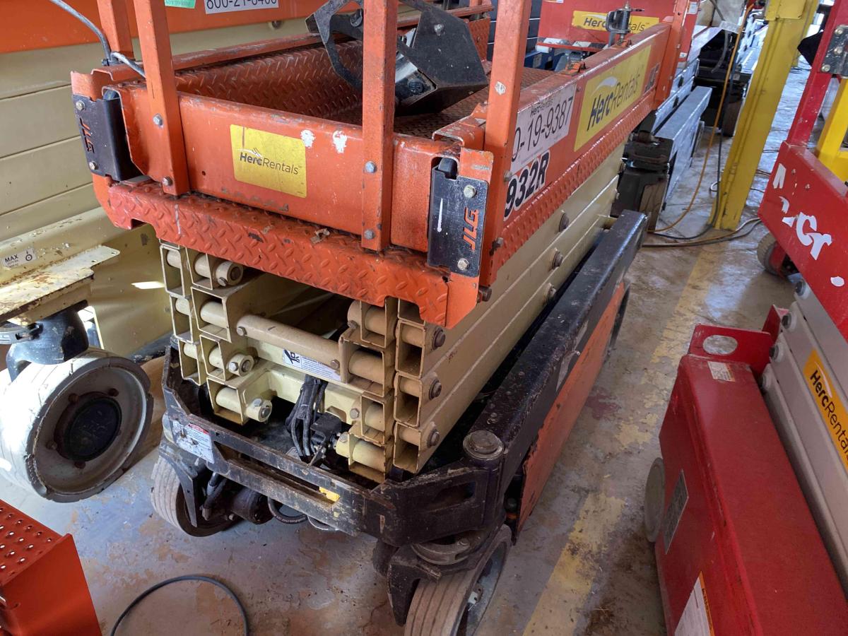 2018 JLG 1932R