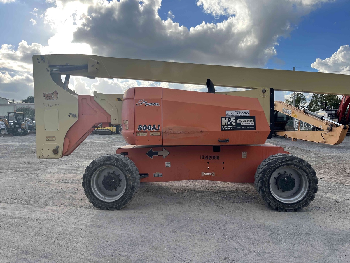 2017 JLG 800AJ-5