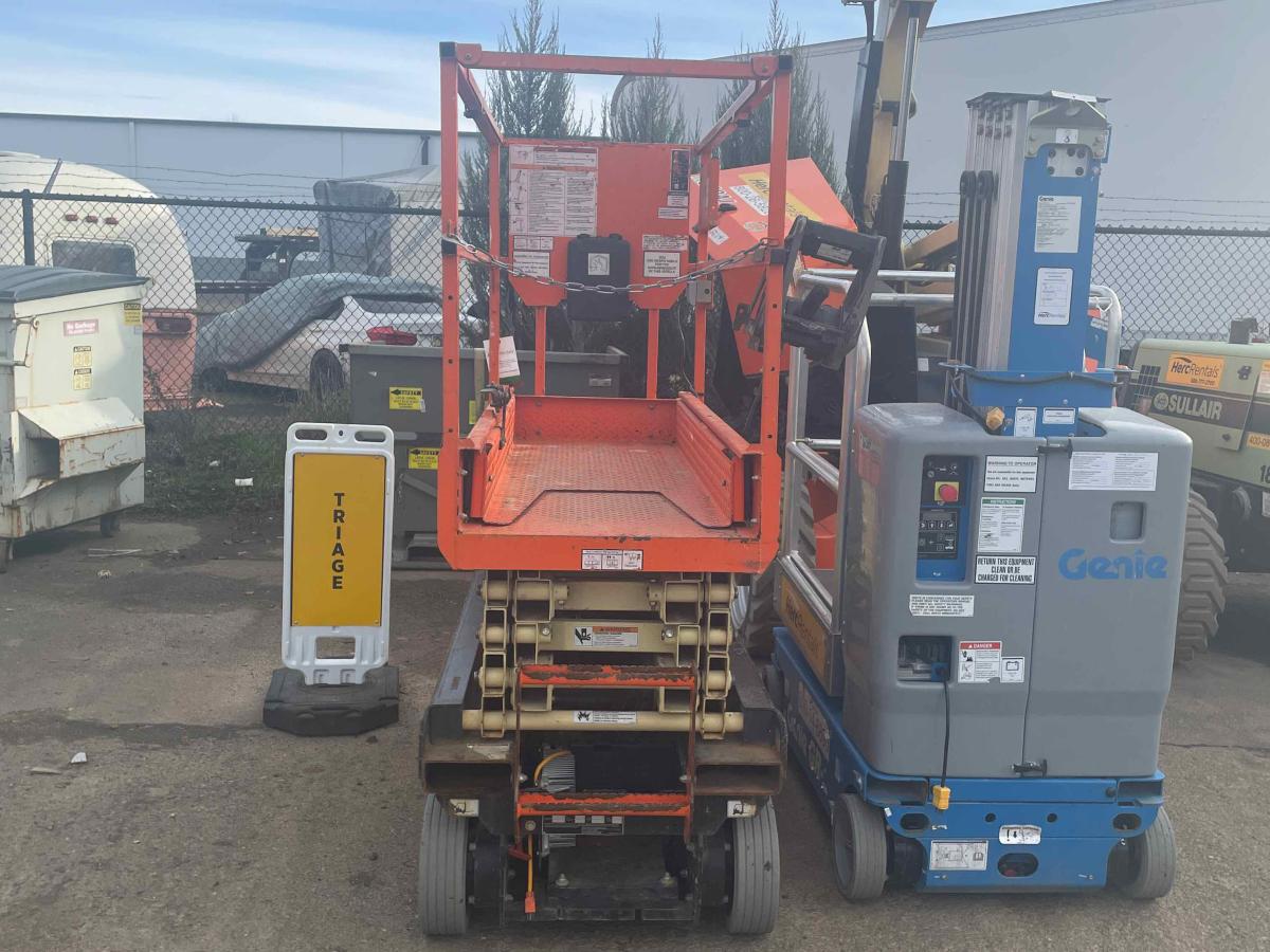 2017 JLG 1932R