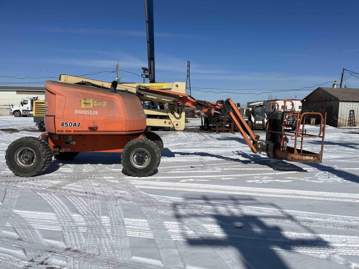 2016 JLG 450AJ