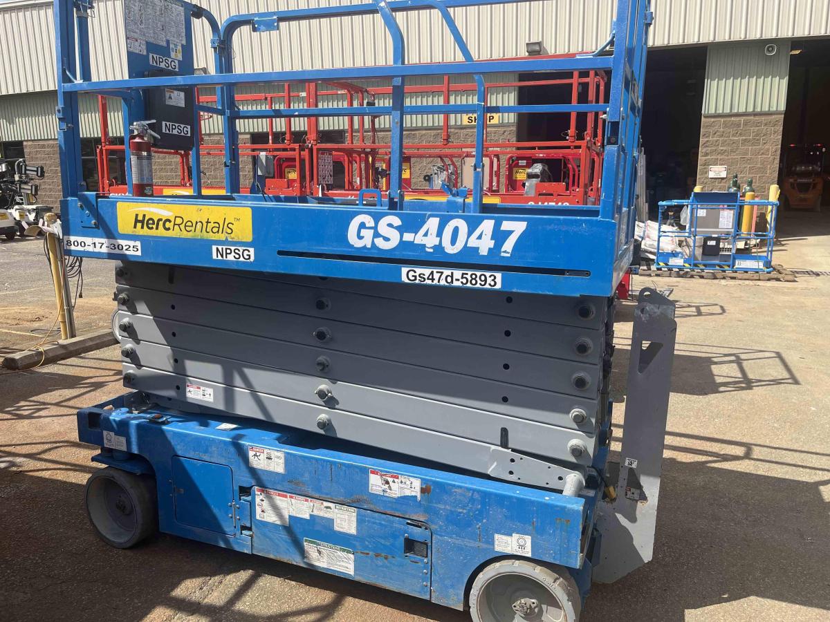 2017 Genie GS-4047