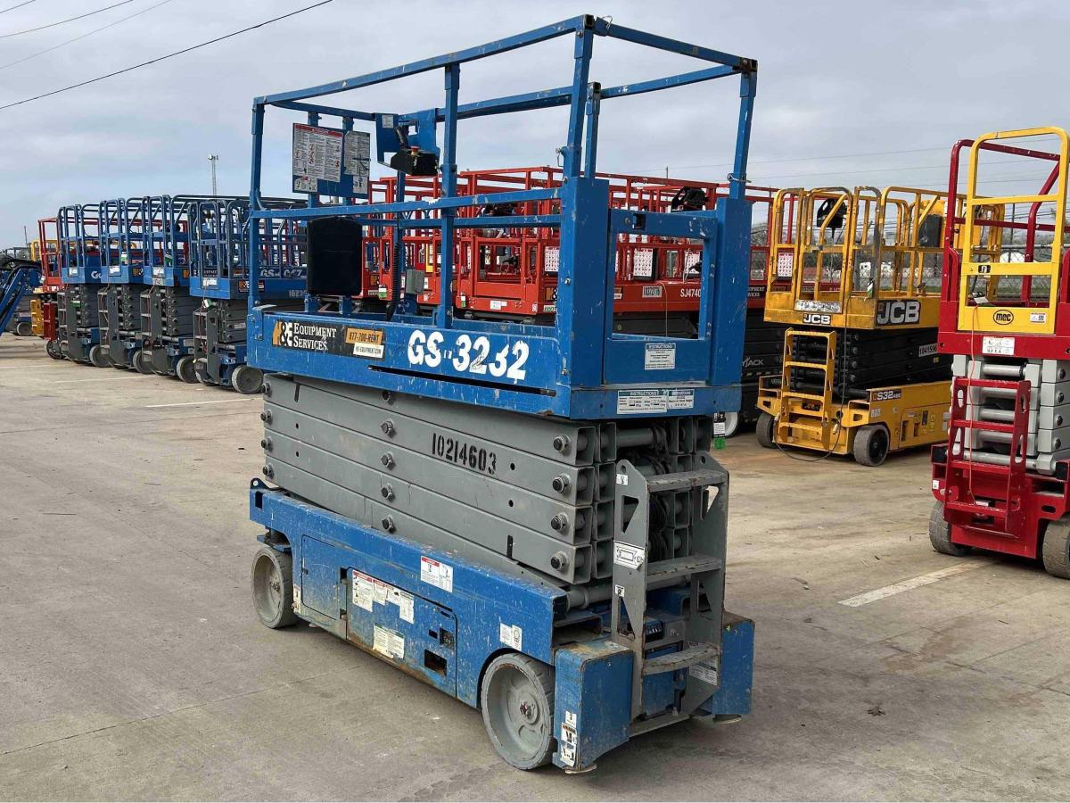 2017 Genie GS-3232-4