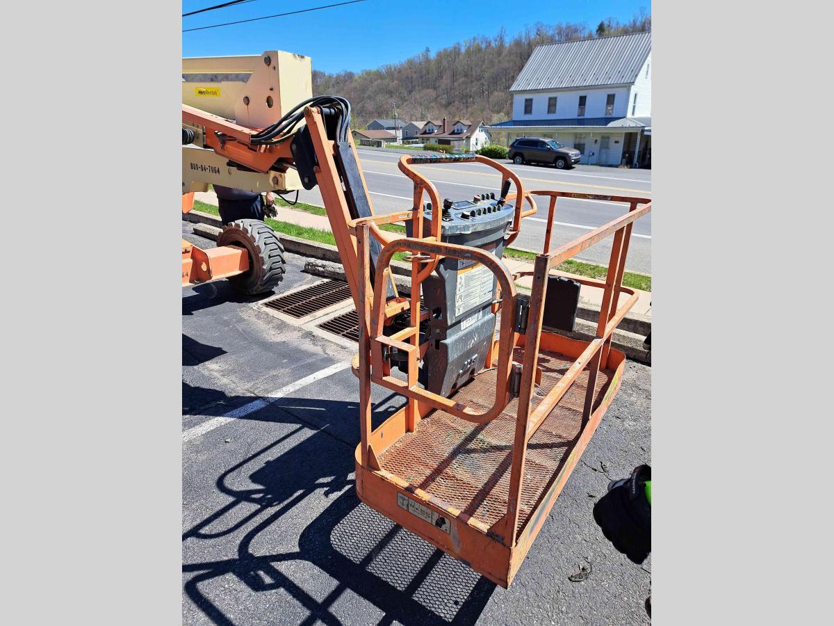 2015 JLG 450AJ