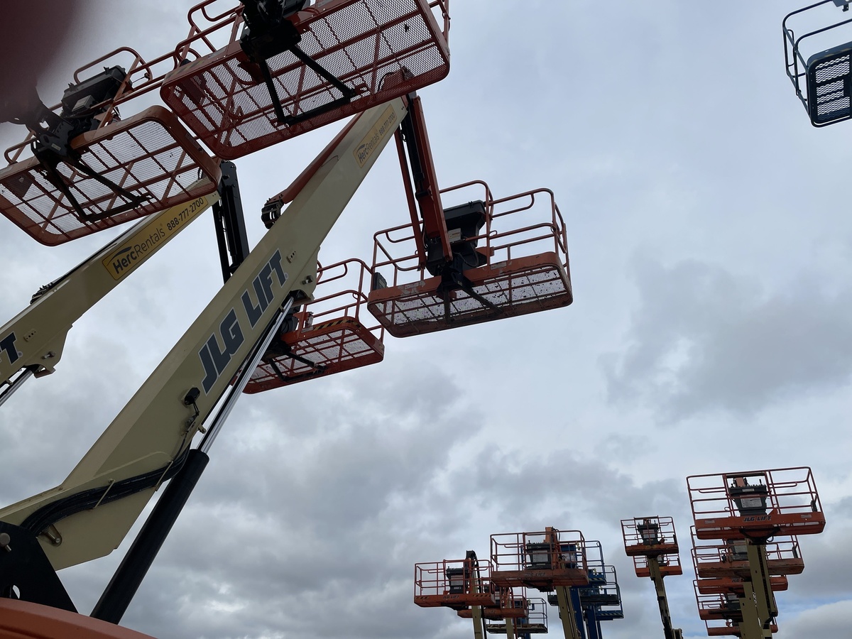 2018 JLG 460SJ-6