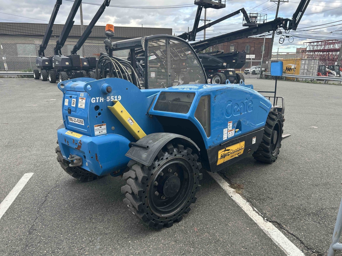 2018 Genie GTH-5519-3