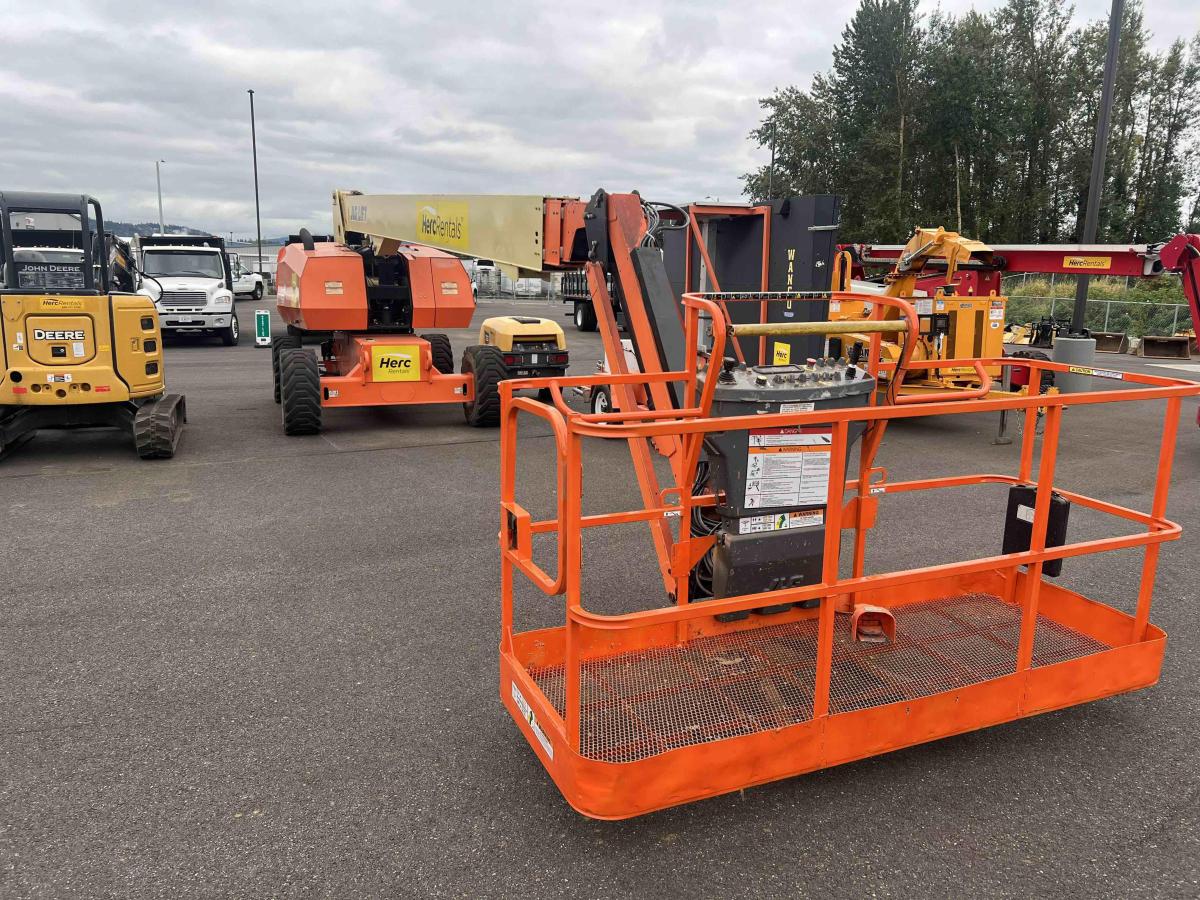 2017 JLG 860SJ