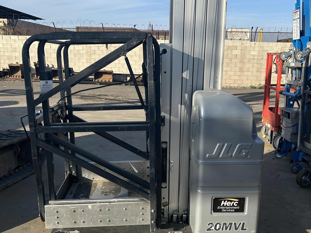 2018 JLG 20MVL