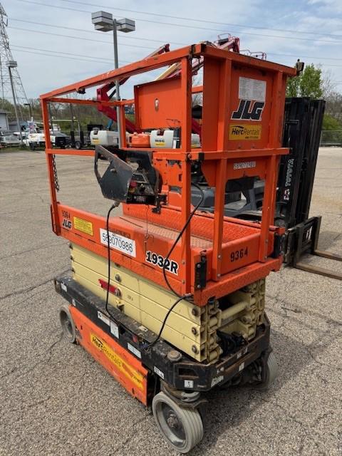 2018 JLG 1932R