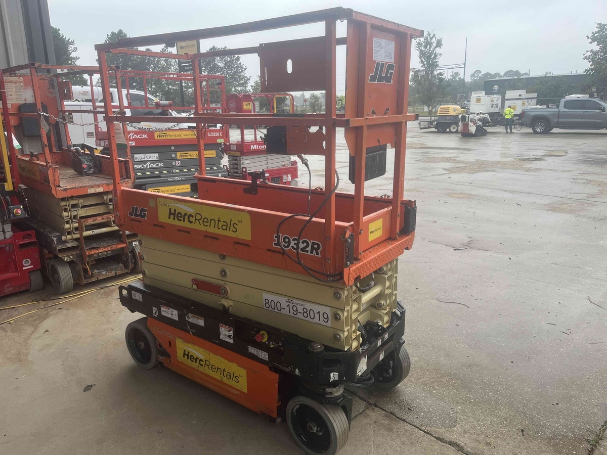 2018 JLG 1932R-2