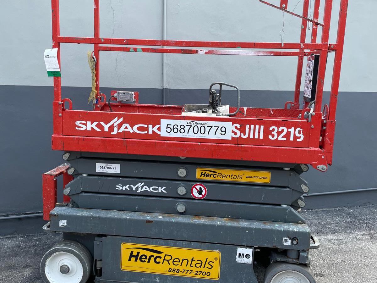 2017 Skyjack SJ3219