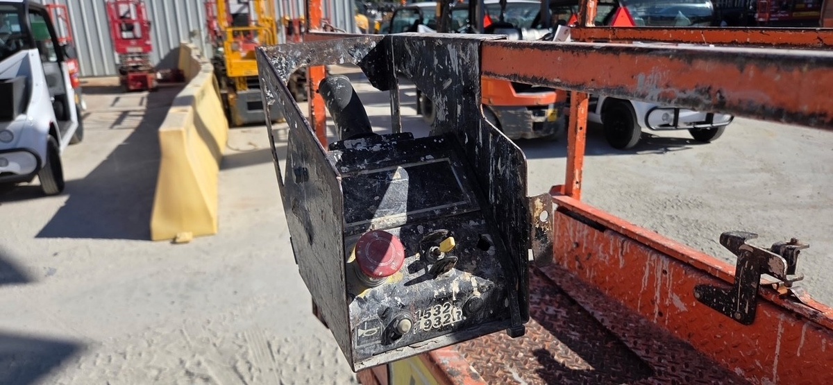 2018 JLG 1932R-3