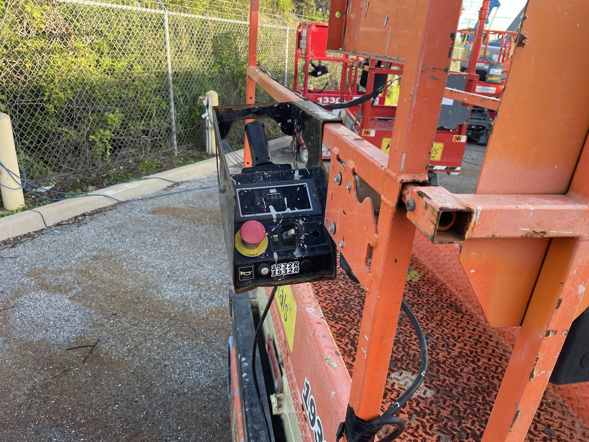 2018 JLG 1932R-8