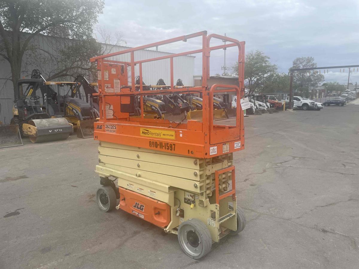 2016 JLG 2632ES