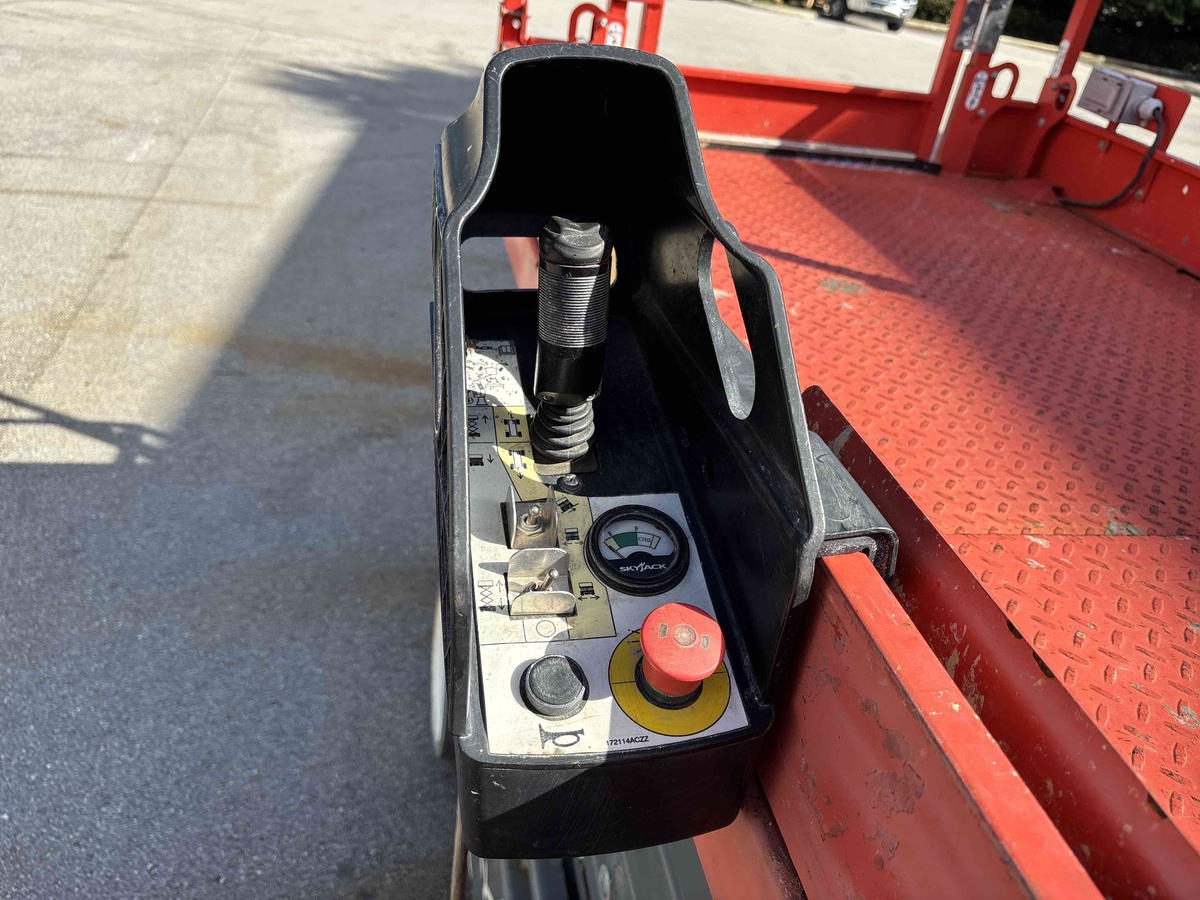 2022 Skyjack SJ4740-5