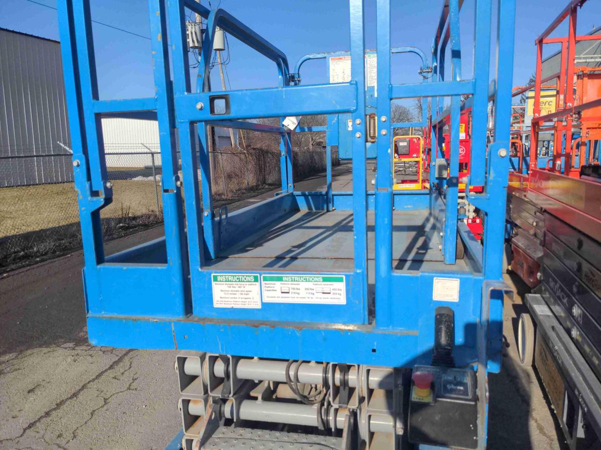 2017 Genie GS-3246